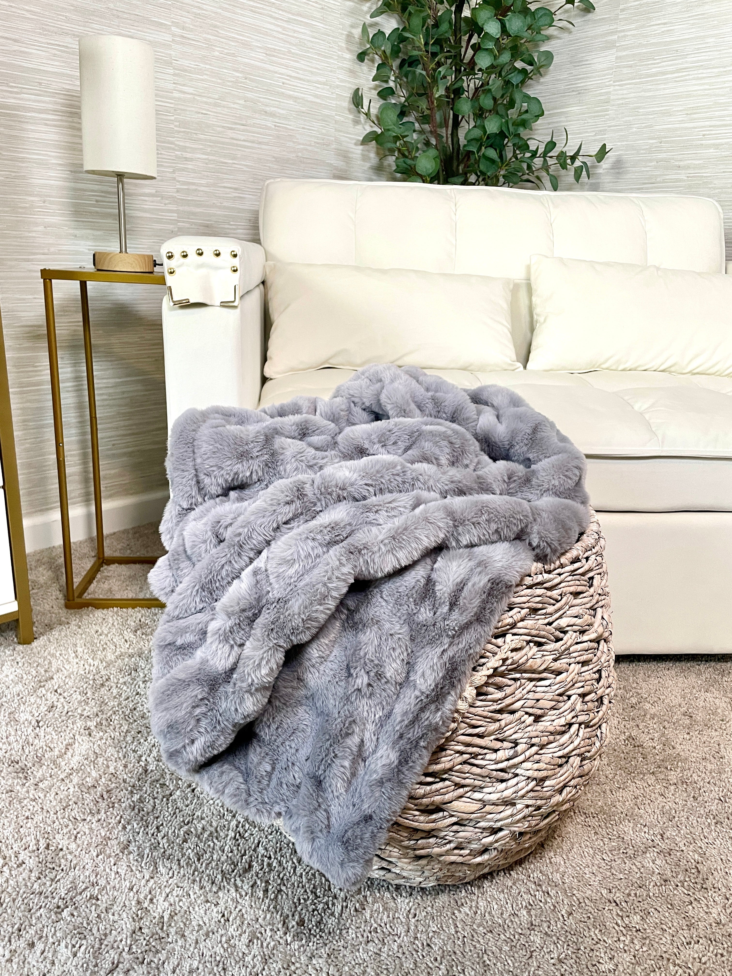 Gray Faux Fur Blanket - Lap: 30"x40"